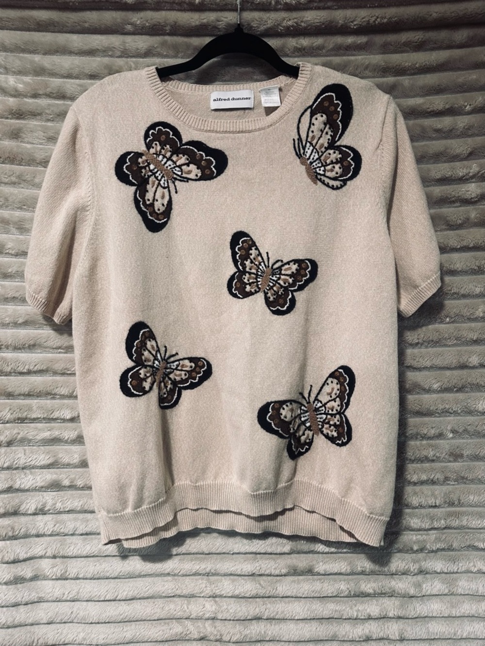 Alfred Dunner Beige Short-Sleeve Sweater with Butterfly Appliqués